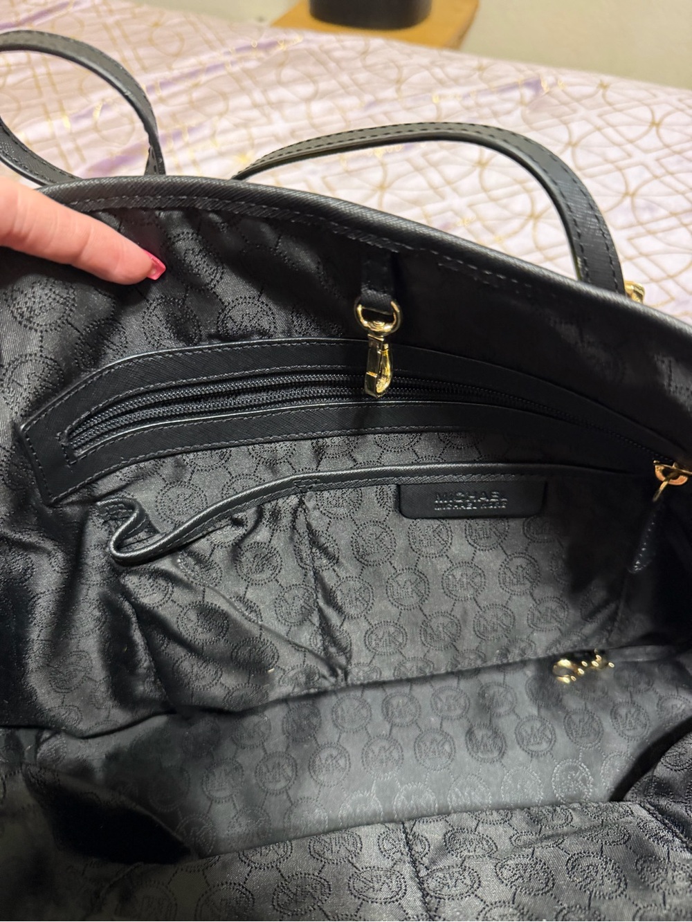 ๐ฅ Michael Kors Yellow Camo Tote Bag - Picture 7 of 13